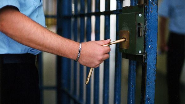 Santa Maria Capua Vetere, detenuti picchiati in carcere: 52 misure cautelari