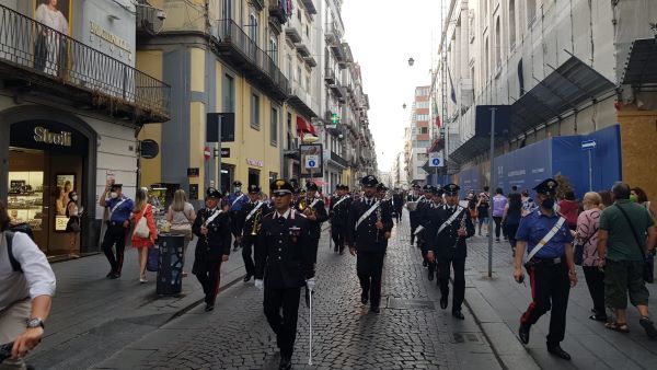 Festa della Musica 2021: applausi per la Fanfara dei Carabinieri tra le strade di Napoli
