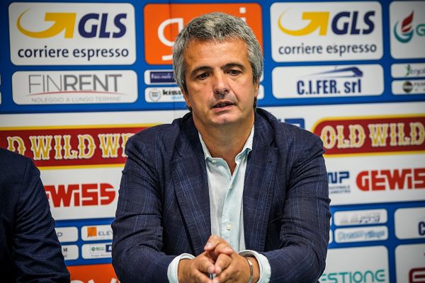 Gevi Napoli Basket, il presidente Grassi risponde a Pedone: “Dichiarazioni deliranti”