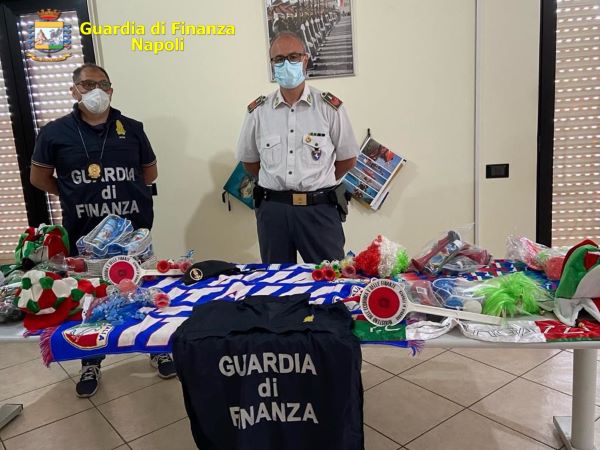 Napoli, lotta alla contraffazione: GdF sequestra 1,6 milioni di falsi prodotti Euro 2020