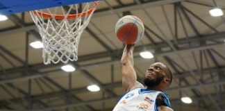 Gevi Napoli, grande vittoria per 80-53 su Ferrara: festeggia il PalaBarbuto