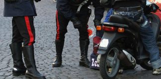 Vomero, 3 ragazzi presi mentre rubano scooter: 2 sono minori