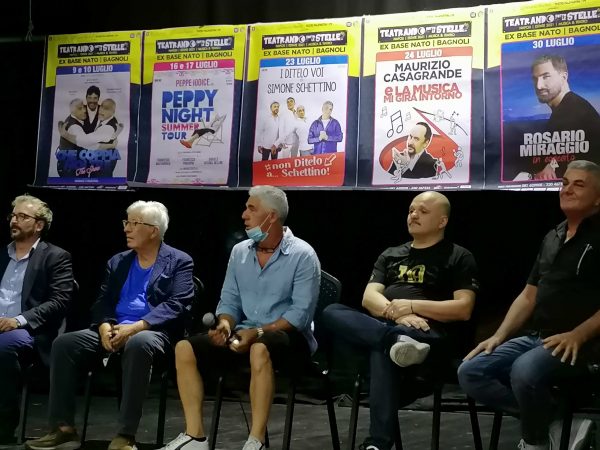 "Teatrando sotto le Stelle": spettacoli, musica e risate nella Ex Base Nato Bagnoli. Il programma completo