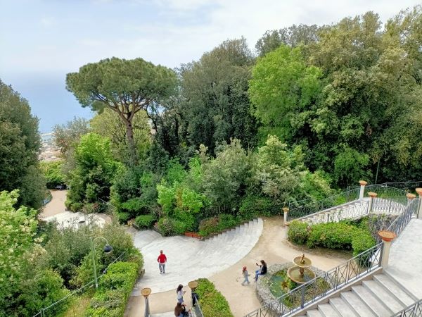 Spazi verdi in città, napoletani sono meno soddisfatti in Ue