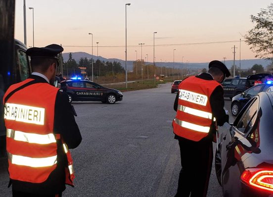 Avellino, Grottaminarda: denunciato 60enne in giro con due bastoni