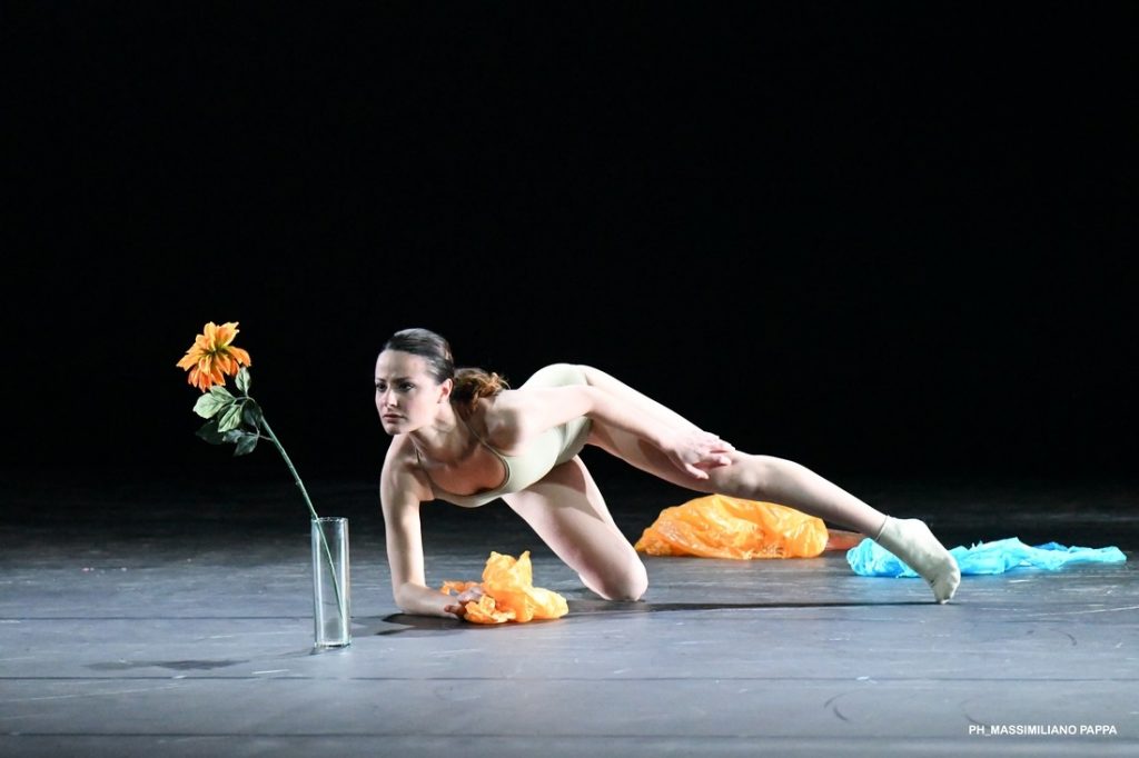 "Oltre la Linea": rassegna di danza contemporanea tra Napoli e Salerno. Il programma "Oltre la Linea": rassegna di danza contemporanea tra Napoli e Salerno. Il programma