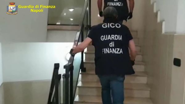 Camorra: sequestri per 20 milioni di euro a un “colletto bianco” del clan Mallardo (VIDEO)