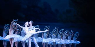 Teatro San Carlo: Debutta lo spettacolo di Balletto a cura di Clotilde Vayer in Piazza del Plebiscito