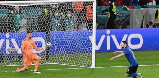 Euro 2020, al gol di Jorginho anche a Napoli si fa festa