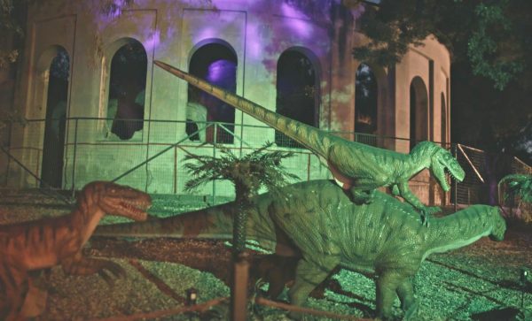 Living Dinosaurs alla Mostra d'Oltremare anche in notturna tra mille effetti di luce