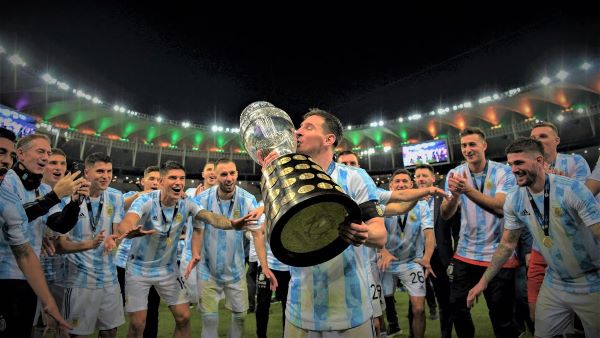 Un regalo per Diego, ecco la Coppa Maradona: Italia-Argentina a Napoli?
