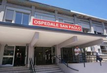 Accoltellato a Chiaia, 18enne in gravi condizioni: è ricoverato in rianimazione