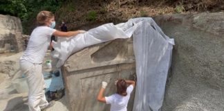 Pompei, scoperta tomba unica con corpo semi mummificato