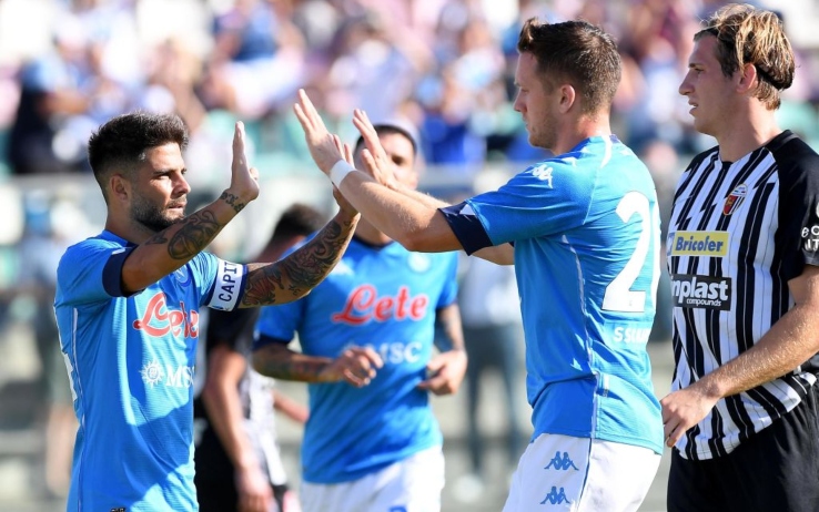 Calcio Napoli, infiammazione al ginocchio destro per Insigne