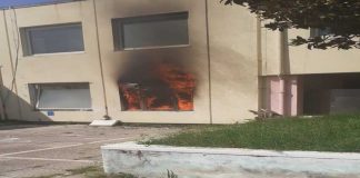 Scampia, incendio all'Officina delle Culture