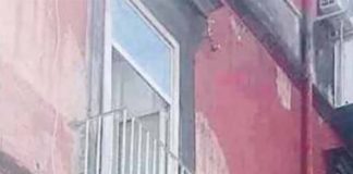 Rione Sanità, crolla balcone di un palazzo: ferito passante