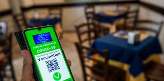 Giugliano, ai domiciliari al ristorante senza green pass