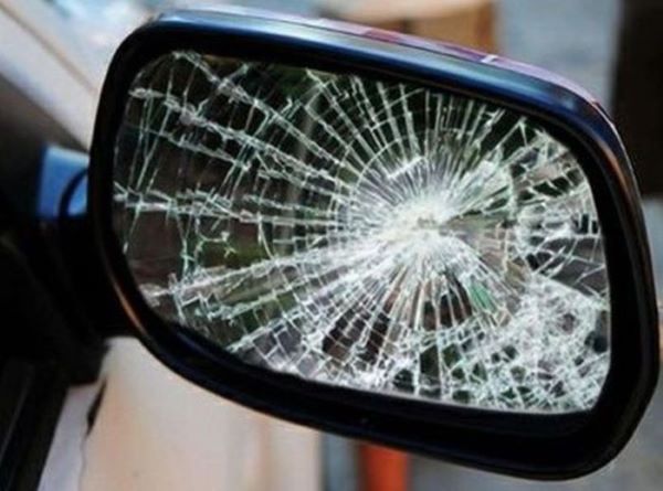 Nola, “truffa dello specchietto”: Carabinieri arrestano due persone (I NOMI) Nola, “truffa dello specchietto”: Carabinieri arrestano due persone (I NOMI)
