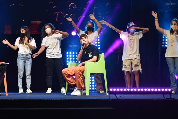 Aka 7even a Bellizzi: "Non sono fidanzato ma ho una frequentazione in corso" Aka 7even a Bellizzi: "Non sono fidanzato ma ho una frequentazione in corso"