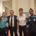 Federica Pellegrini, testimonial JAKED, consegna 20 borse di studio di nuoto ai bambini