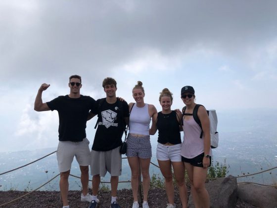 La Domenica dei campioni del nuoto dell'Isl in Campania: dal Vesuvio a Capri