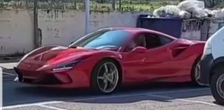 Casandrino, ragazzino di 11 anni alla guida di una Ferrari