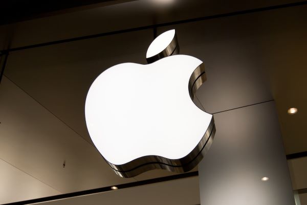 Apple, il 14 settembre sarà presentato iPhone 13: quando arriverà nei negozi?
