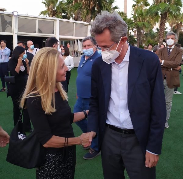 Marina Albamonte, candidata alla V Municipalità nella lista "Manfredi Sindaco" Marina Albamonte, candidata alla V Municipalità nella lista "Manfredi Sindaco"
