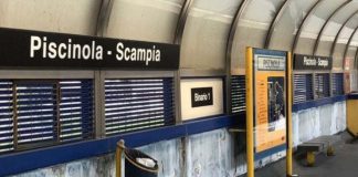 Piscinola, droga nascosta sotto il ponte della metropolitana