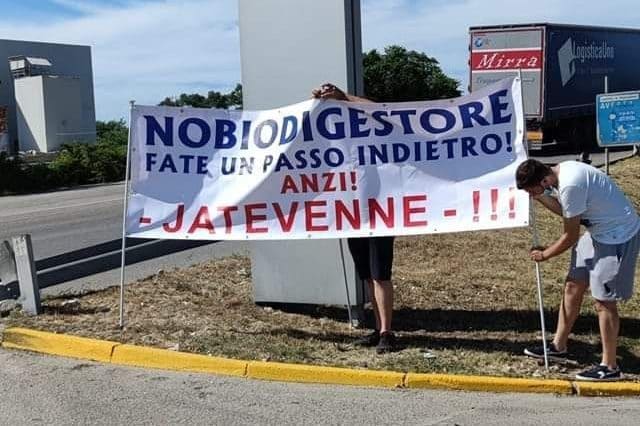 Gricignano d'Aversa, protesta contro il biodigestore