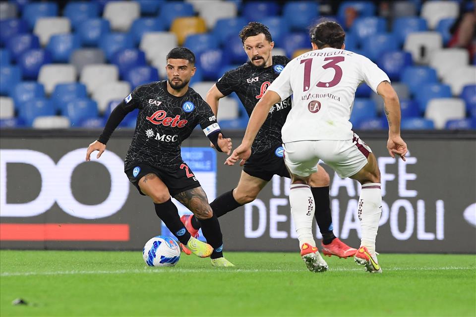 Ottava meraviglia del Calcio Napoli: battuto il Torino 1-0