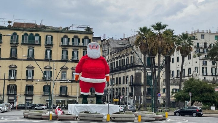 Babbo Natale fra igloo e tante luci: è scattato il cartellone per le feste Babbo Natale fra igloo e tante luci: è scattato il cartellone per le feste