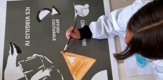 Scampia, ecco L’amore è un gesto semplice: il murale di Affido Culturale