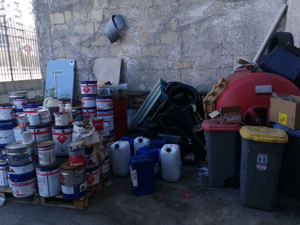 Rifiuti al Porto di Napoli: Guardia Costiera sequestra 3 tonnellate di materiale pericoloso