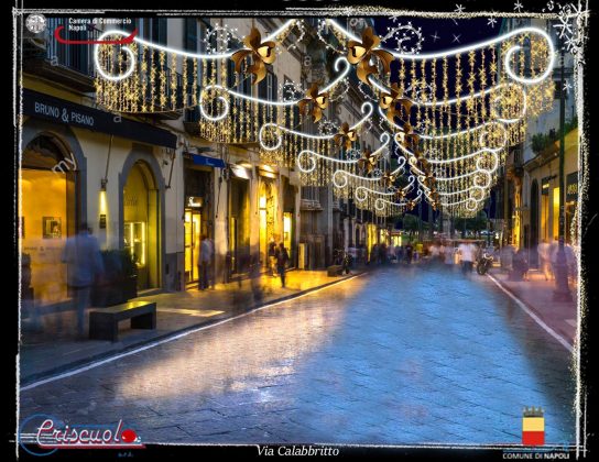 Le luminarie di Natale a Napoli da Scampia a Barra: illuminate 140 chilometri di strade e 36 piazze [FOTO]