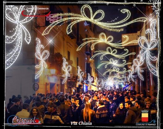 Le luminarie di Natale a Napoli da Scampia a Barra: illuminate 140 chilometri di strade e 36 piazze [FOTO]
