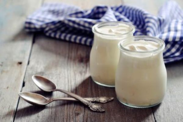 Sistema immunitario, ecco alcuni alimenti che lo rafforzano: c’è anche lo yogurt
