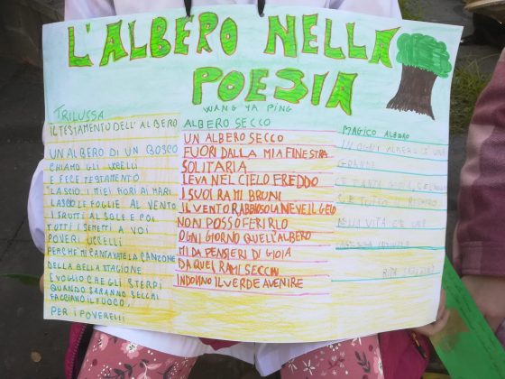 A Bagnoli i bambini dell'istituto I.C. 41 Console cantano per la Festa dell'Albero