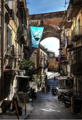 Rogiosi Editore presenta 'Napoli Babilonia' di Vittorio Del Tufo e Sergio Siano