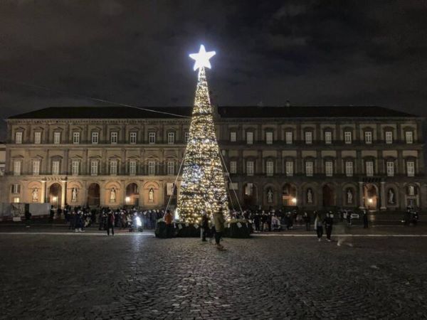 Comune di Napoli, ecco il piano mobilità per Natale: stop ai nuovi cantieri