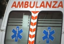 Fuorigrotta, spinta da ragazzini: è in prognosi riservata