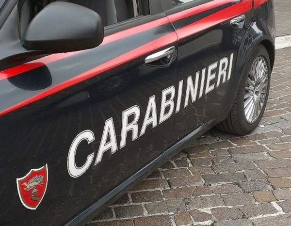 Casoria, carabiniere fuori servizio arresta due ladri