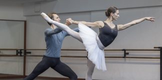 Al Teatro San Carlo la Stagione di Danza 2021/2022 con "Il Lago dei cigni"