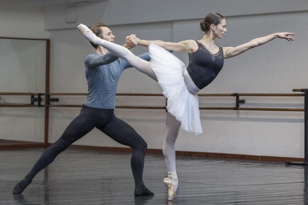 Al Teatro San Carlo la Stagione di Danza 2021/2022 con "Il Lago dei cigni"
