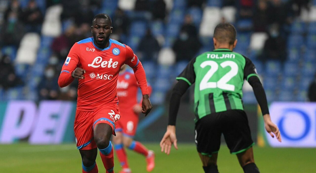 Calcio Napoli, pessime notizie per Koulibaly: ecco quando torna Calcio Napoli, pessime notizie per Koulibaly: ecco quando torna