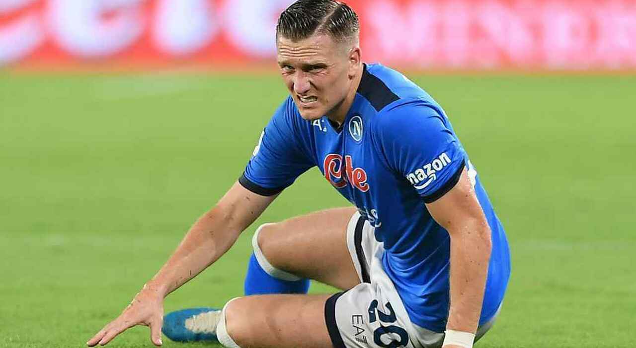 Calcio Napoli, Zielinski all'Inter: escluso lista Champions