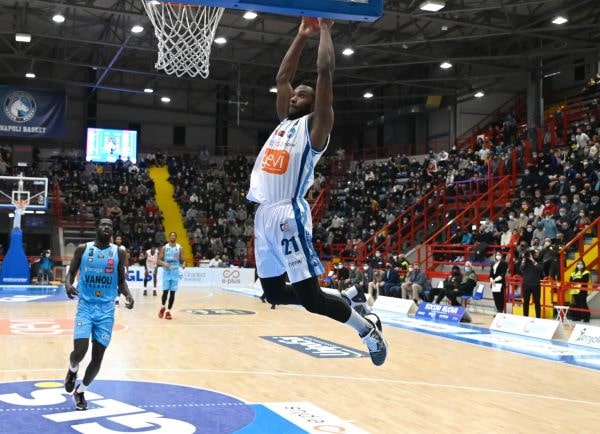 La Gevi Napoli batte anche Cremona: quarta vittoria consecutiva per gli azzurri La Gevi Napoli batte anche Cremona: quarta vittoria consecutiva per gli azzurri