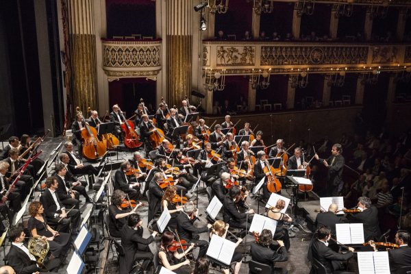 Henrik Nánási sul podio del Teatro San Carlo per la Stagione di Concerti 2021/2022 Henrik Nánási sul podio del Teatro San Carlo per la Stagione di Concerti 2021/2022