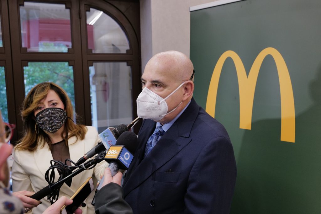 McDonald’s e Fondazione Ronald McDonald donano 4.400 pasti caldi