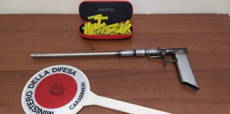 Eboli, pistola e munizioni in casa: arrestato 32enne